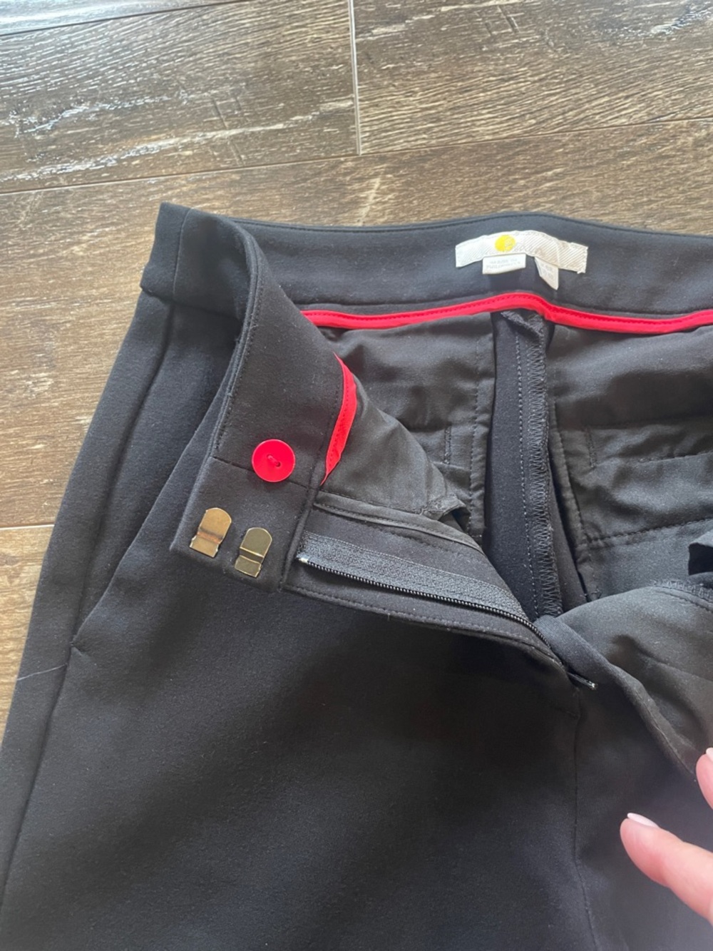 Boden Black Ankle-Length Tapered Pants Size 4 - Picture 3 of 8